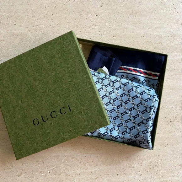 NWT GUCCI GG-PRINTSILKBLUE SHORTS Designer Sz 46 - US Sz S